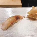 左利きさん感動!お寿司屋さんが気づいて2個目のお寿司が左利き用の置き方で出てきた!