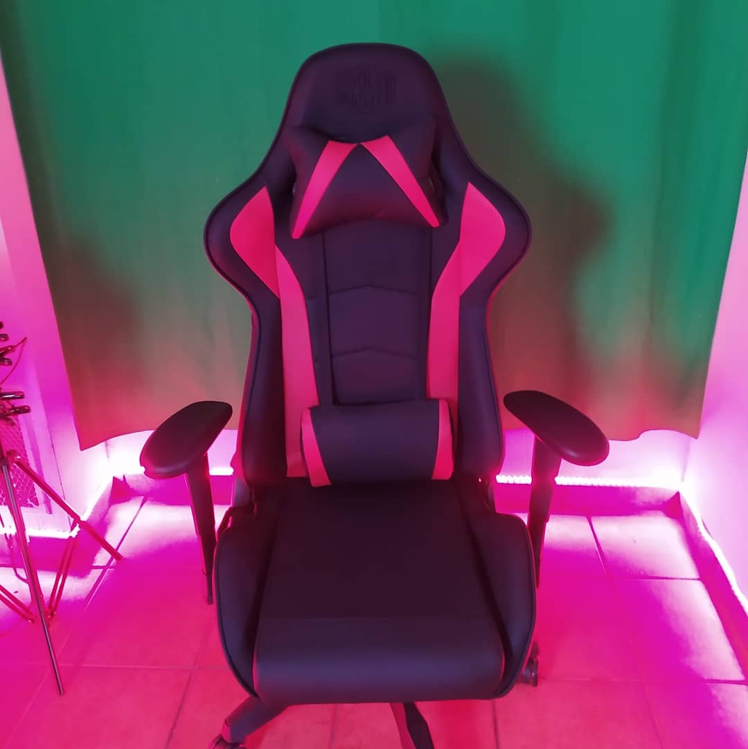 EMME_GAMING_'s tweet photo. La sedia @CoolerMaster del vincitore del torneo di #Pes2020 su #Ps4 by #GeBInformatica è stata consegnata!!!
Complimenti ancora a Michele alias #ilBasileus per la vittoria!!!
#goEMME #Esports https://t.co/0dpRiXE03U