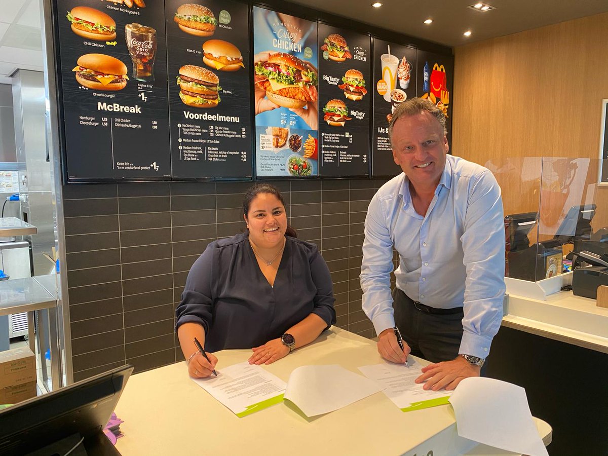 eresdebv's tweet photo. De handtekening is gezet! Dank voor het vertrouwen @McDonalds Harlingen/Drachten!

🌐 https://t.co/eQLvuWcBVW

#foodreiniging #glasbewassing #mcdonalds #reinigen #desinfectie #schoonmaak #schoonmaakbedrijf #voedselindustrie #groningen #leeuwarden #harlingen #zwolle https://t.co/8ELfIJJa8n
