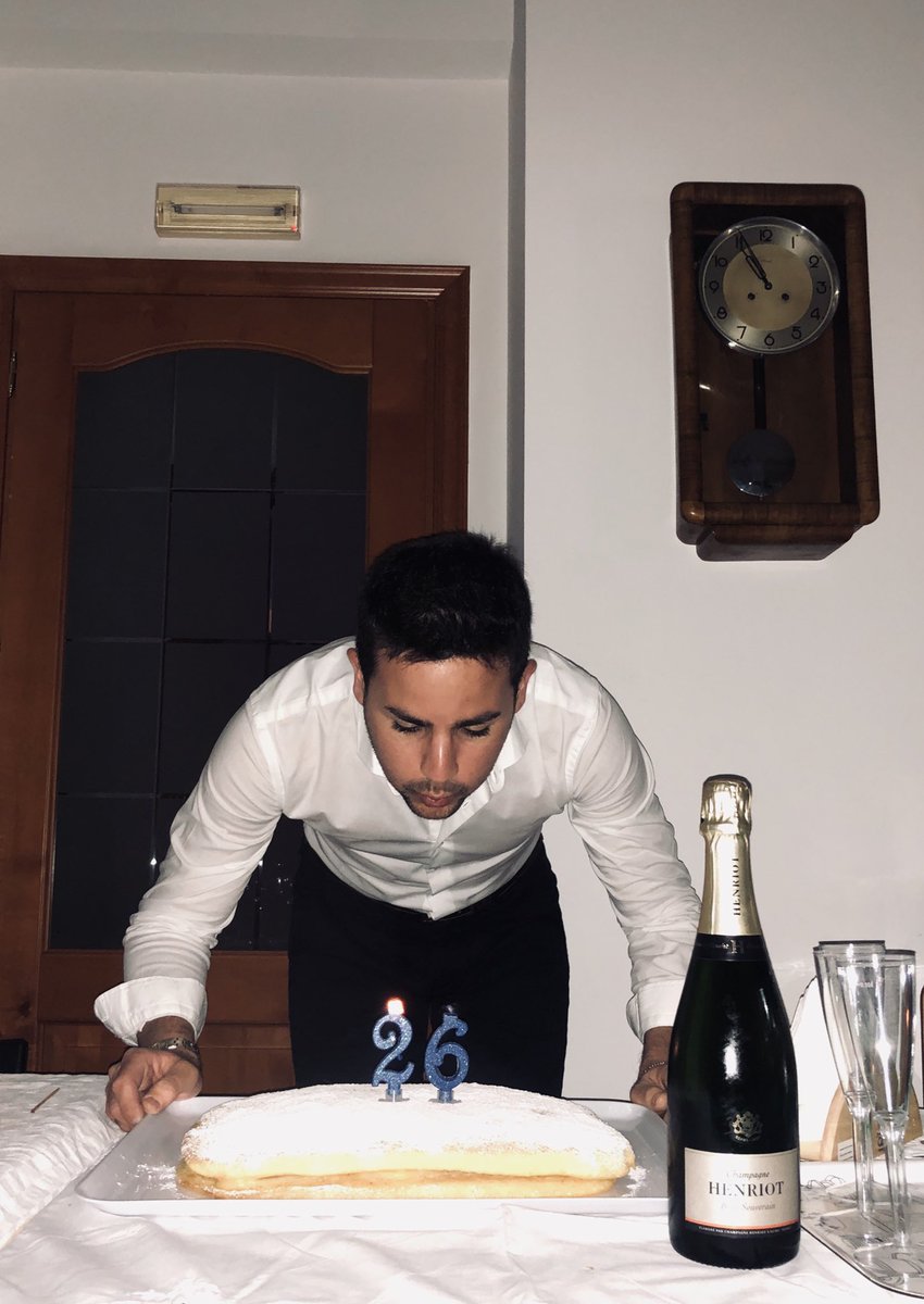 simonesangi's tweet photo. #HappyBirthdayToMe 🎂 https://t.co/GSvBCCn1vC