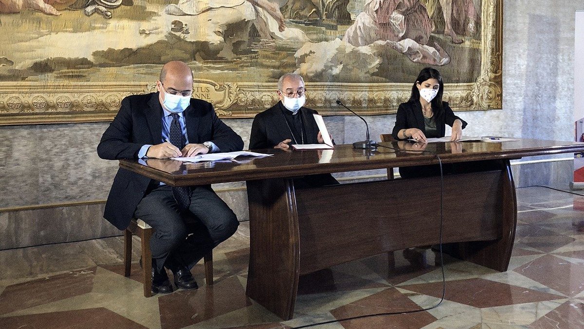 #12giugno. Al Vicariato la firma di Alleanza per Roma, un progetto che nasce dal Fondo Gesù Divino Lavoratore voluto dal #papa. Circa 1.800 famiglie in difficoltà economica per il #coronavirus avranno un aiuto concreto <a href="/diocesidiroma/">Diocesi di Roma</a> <a href="/RegioneLazio/">Regione Lazio</a> <a href="/Roma/">Roma</a>   bit.ly/2UCF4Cg