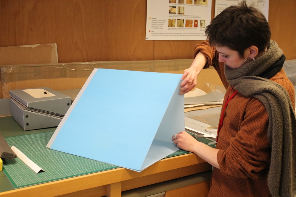 BL_AdiKS's tweet image. Guest blog post by @BLQatar on the discovery of watermarks on pages of East India Company 17-18th century ship journals
@BL_DigiSchol #imaging #conservation blogs.bl.uk/digital-schola…