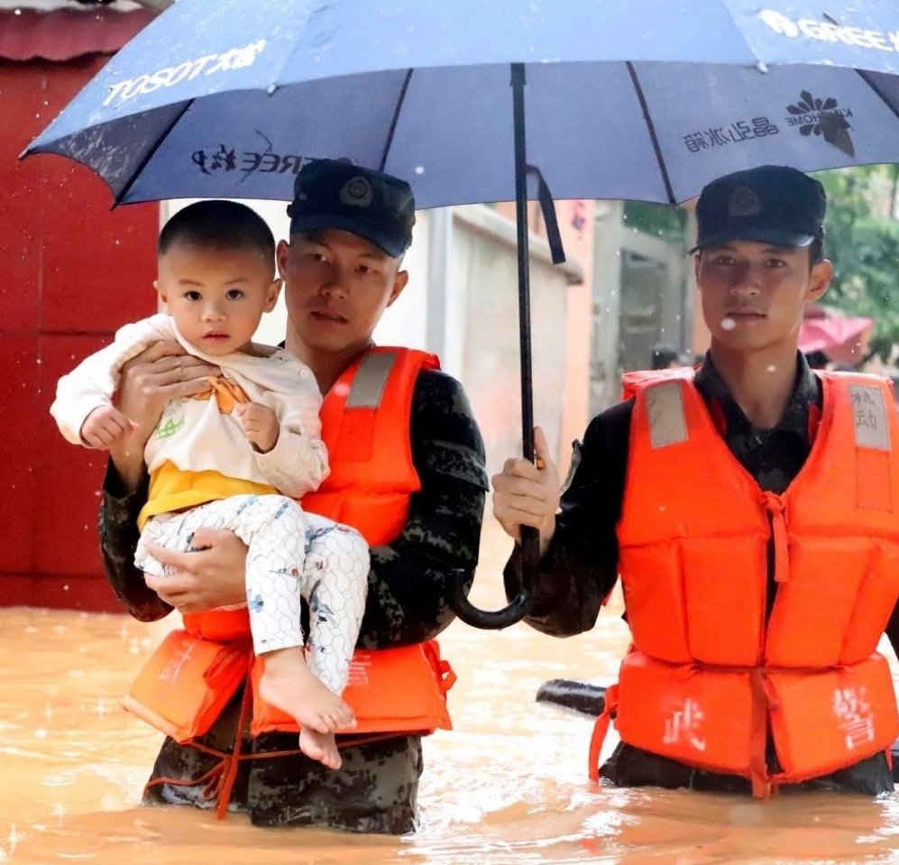 कोरोना महामारी की आफत के बाद अब चीन में बाढ़ ने भयानक तबाही मचाई है। दक्षिण और मध्य चीन में हालात बेहद हैं। 
•⠀
#China #Flood #southChina #risingindore #vamatoday #nirogdarpan #ChinaFlood #Covid19 #Covid #Lockdown2020 #Unlock1 #HindiNews