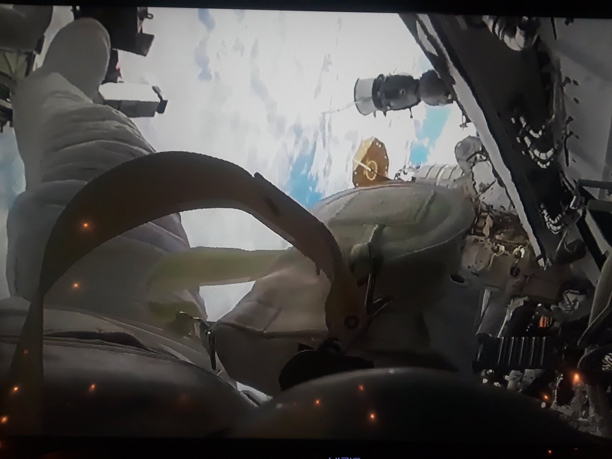 KaramelSalted's tweet image. Look Ma! #ImDancing #SpacewalkNotCrip