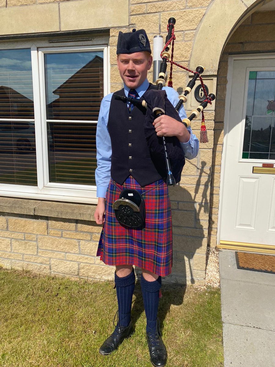 BoxyPB's tweet image. Bucksburn &amp;amp; District pipers were out this morning to play ‘The Heroes of St Valery’ on the occasion’s 80th anniversary. 

Please text PIPER to 70007 to donate £5 and show your support to ‘The Heroes of St Valery’. 

#BoxyPB 🔴🎶🔵