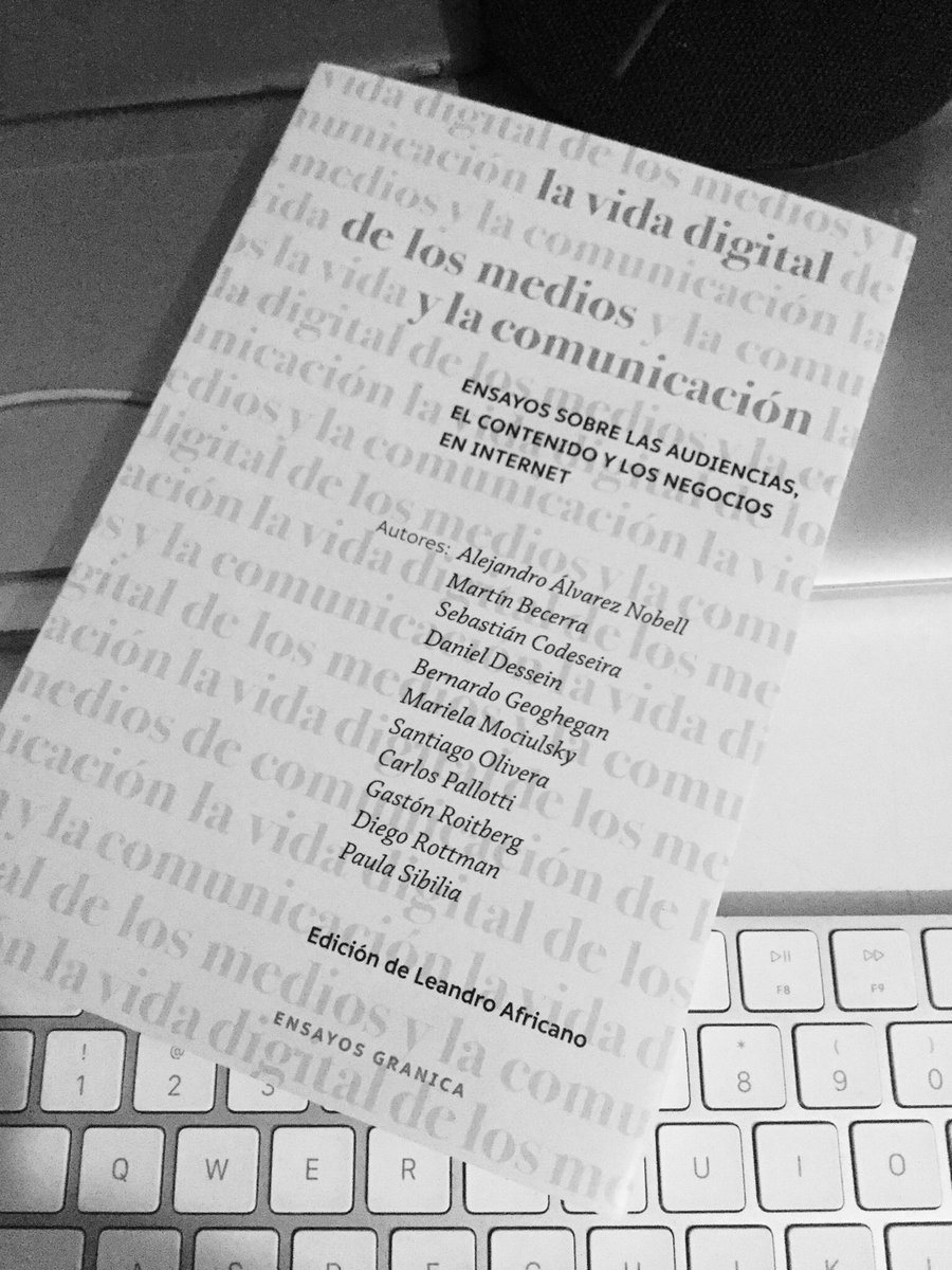 patriciocavalli's tweet photo. Lectura obligatoria para el finde largo: el libro de @interactarg. Con textos originales de @mariemociulsky @santiagolivera @cpallotti @aalvareznobell y varias luminarias más (de quienes no tengo los Twitter accounts). Curado por @leoafri. https://t.co/9X2us804my