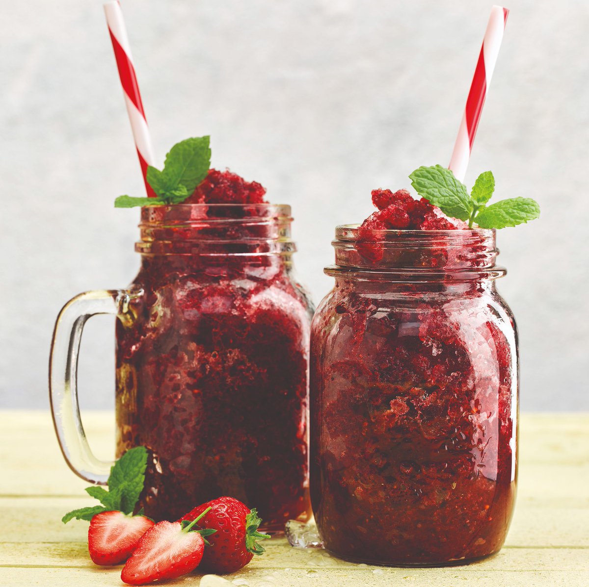 For #WorldGinDay tomorrow, why not try our refreshing fruity, ginger lemonade slushie recipe... just add your favourite gin 😉
👉 bit.ly/2UCkXnT

Let us know in the comments what your favourite gin is ✨
<a href="/GinMonkeyUK/">Gin Monkey (Emma)</a>