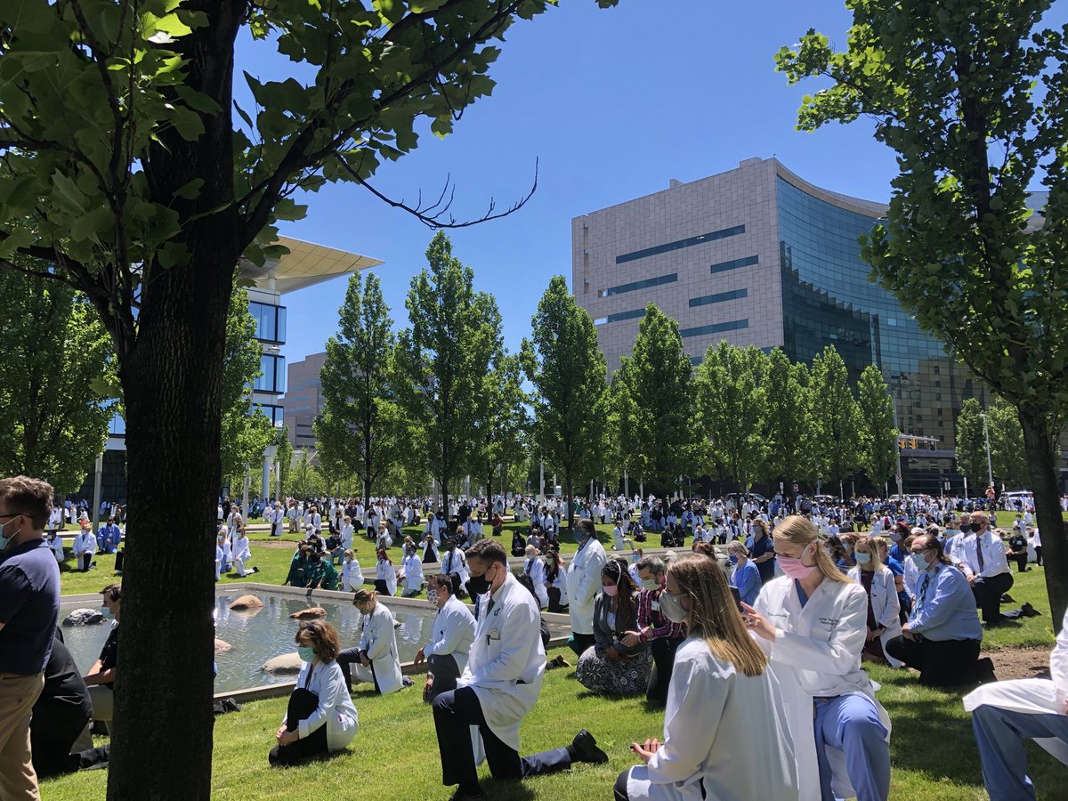 Thank you ⁦@ClevelandClinic⁩ for opportunity to stop and reflect. #WhiteCoatsForBlackLives ⁦@WPSA1⁩ ⁦@CleClinicMD⁩