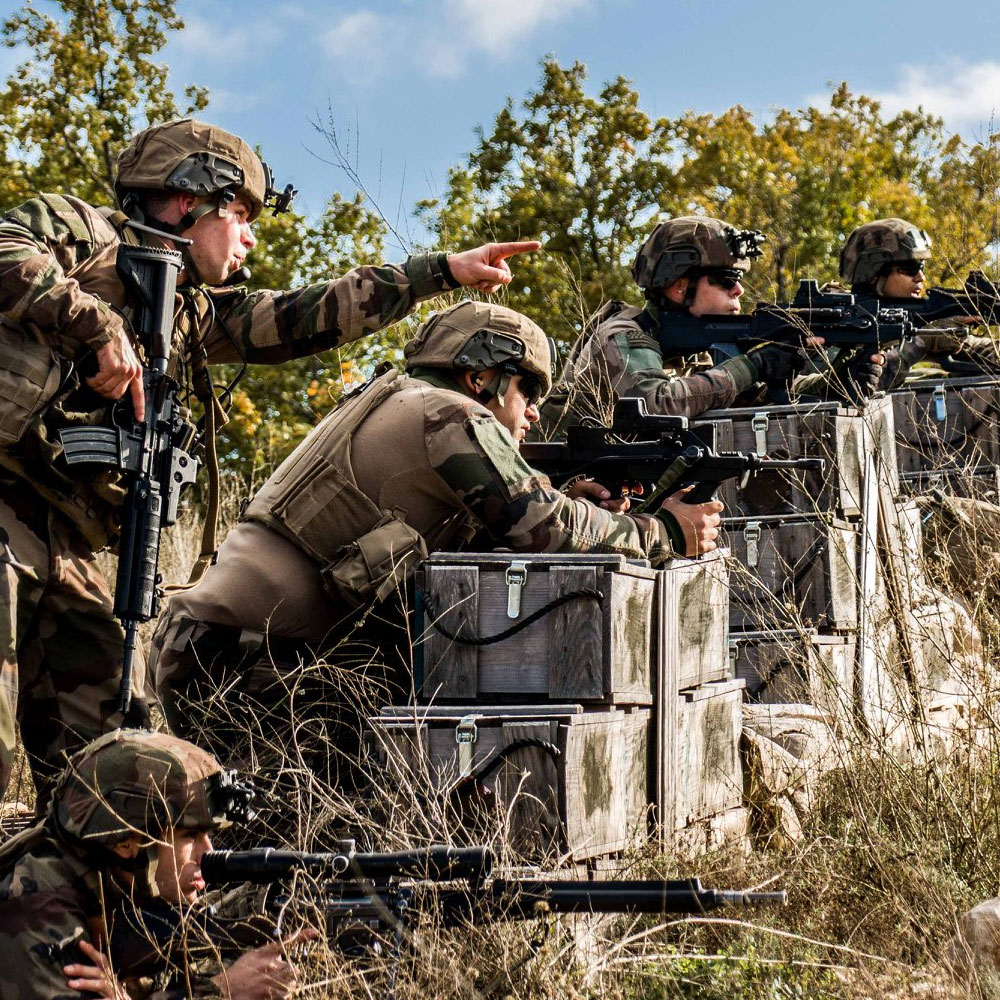 Welkitcom's tweet image. Bon weekend à toutes et à tous avec un pensée toute particulière à celles et ceux qui sont en mission : MERCI pour votre engagement !

Photo : Armée de Terre

#welkit #solutionpro #prixbas #tactical #militaire #military #police #gendarmerie  #fonctionnaire #armee
