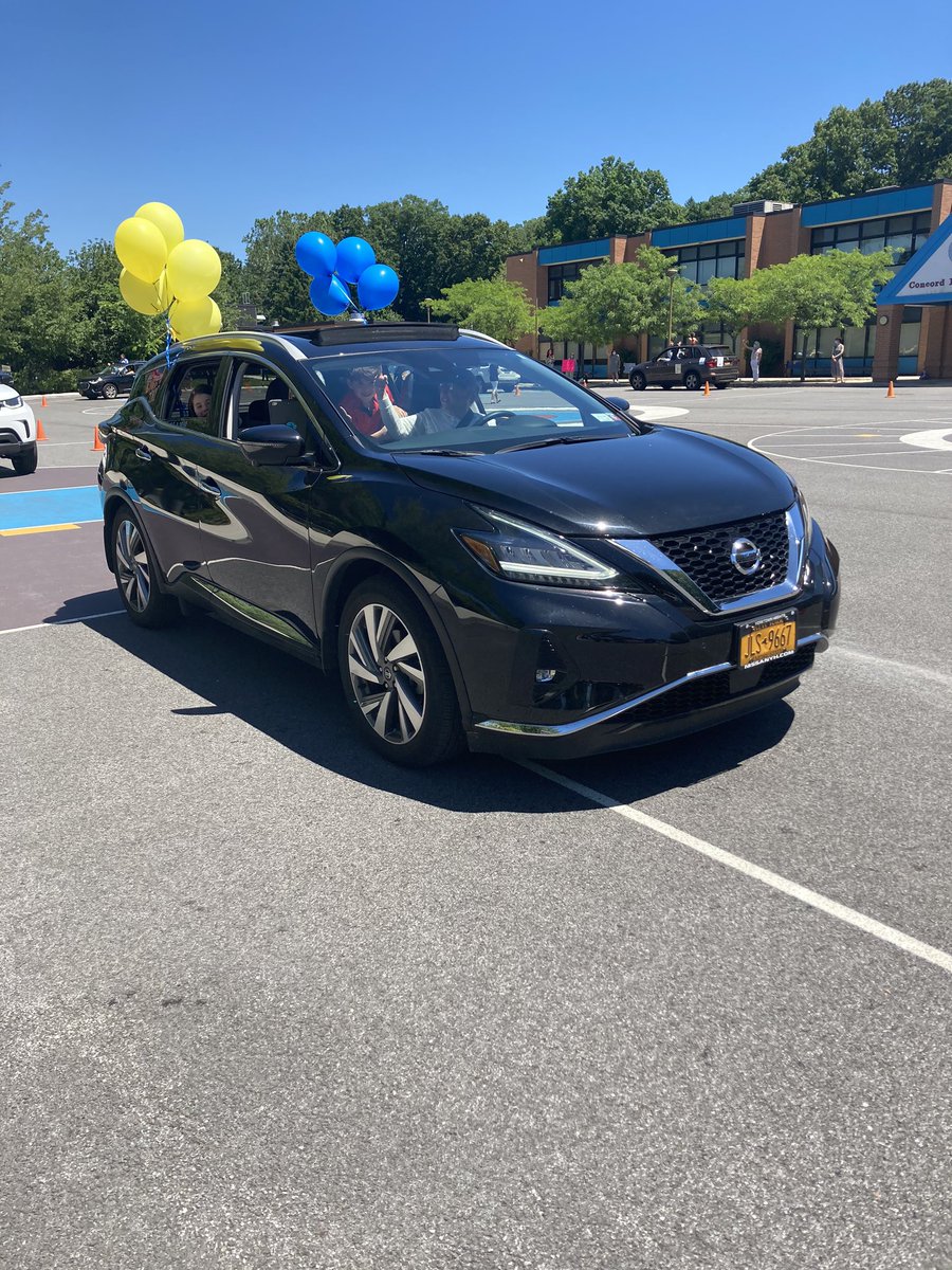 ArdsleyMS's tweet photo. We had a great time at @concord_road welcoming our newest class of 5th graders to Ardsley Middle School! If today showed us anything, this class sure knows how to celebrate! Congrats to all! https://t.co/T7hEydqXIM