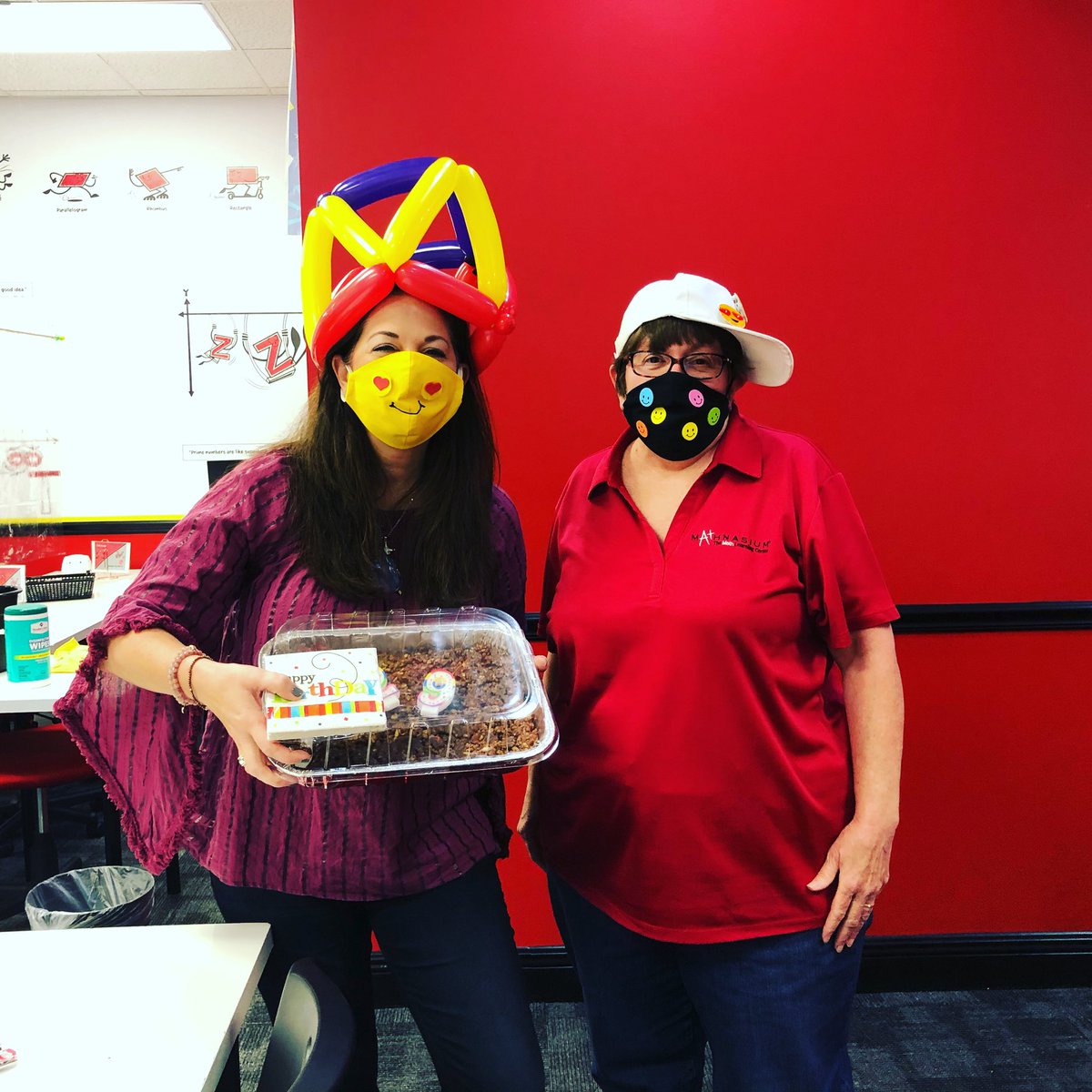 mathnasium33596's tweet image. Fun birthday celebration for Ms Becky yesterday.!! #birthday #mathnasiumbrandon #mathnasiumathome #summerfun☀️