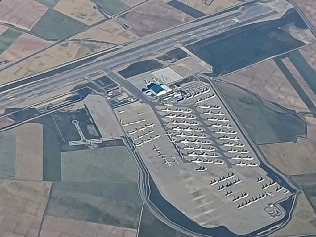 aeropuerteruel's tweet photo. Vista aérea del aeropuerto de Teruel @aeropuerteruel desde una aeronave ejecutiva #PLATA @GobAragon https://t.co/R4UWEDGfoP