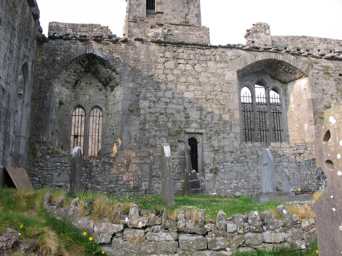 Thomas Dineley, 1681 with this marvelous caption: 'The ruines of Quin Abby, lateely harbouring some Friers of the Order of St. Francis' (National Library of Ireland MS 392) With some pictures I took on a visit there in 2007 #Clare