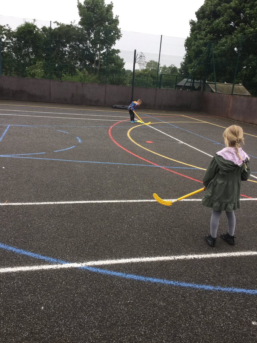 HTAClassWebster's tweet photo. We did a great job practising our hockey skills this afternoon! We practising our dribbling and passing skills. #HTAPE https://t.co/dcIcOWWdps
