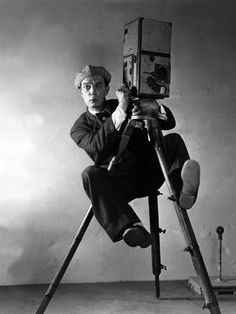 BusterKeatonSoc's tweet photo. A gyms worth of exercises awaits you, as #BusterKeaton demonstrates in #TheCameraman one of this weeks #BusterBinge choices. https://t.co/7UufQlQn76