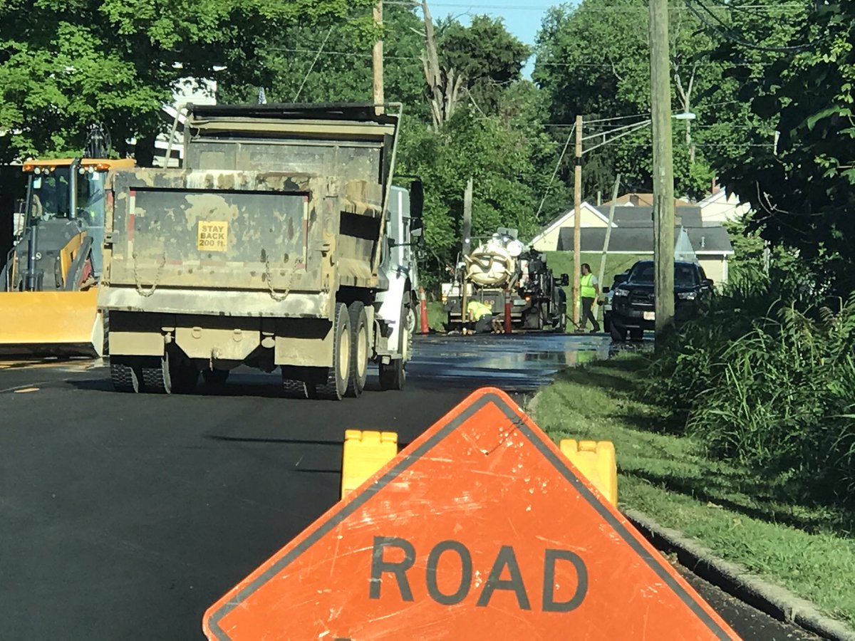 RIGHT NOW: Water main break on the west side of Evansville on Broadway near Tekoppel Ave. Road is closed while crews work.