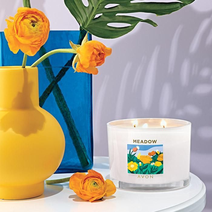 DonnasAvonSite's tweet photo. Meadow soy-based candle with fragrance of meadow flowers. https://t.co/AhruGMDewf #candle #candlight #candles https://t.co/Qg0SfIES8K