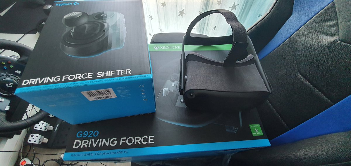 jackus35's tweet photo. Le combo gagnant #G920 + Oculus VR le week end s'annonce pas mal cc @El8Kun @djhofficial @LeBouseuh @TitouanTV #F1 #VR au passage merci @LDLC #stgregoire vous au moins vous savez gérer vos stocks et vos vendeurs au top, contrairement à #amazon https://t.co/9OSkuhNS6w