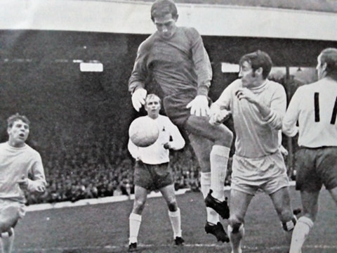 Happy 75th birthday to Pat Jennings what a great keeper he was. 