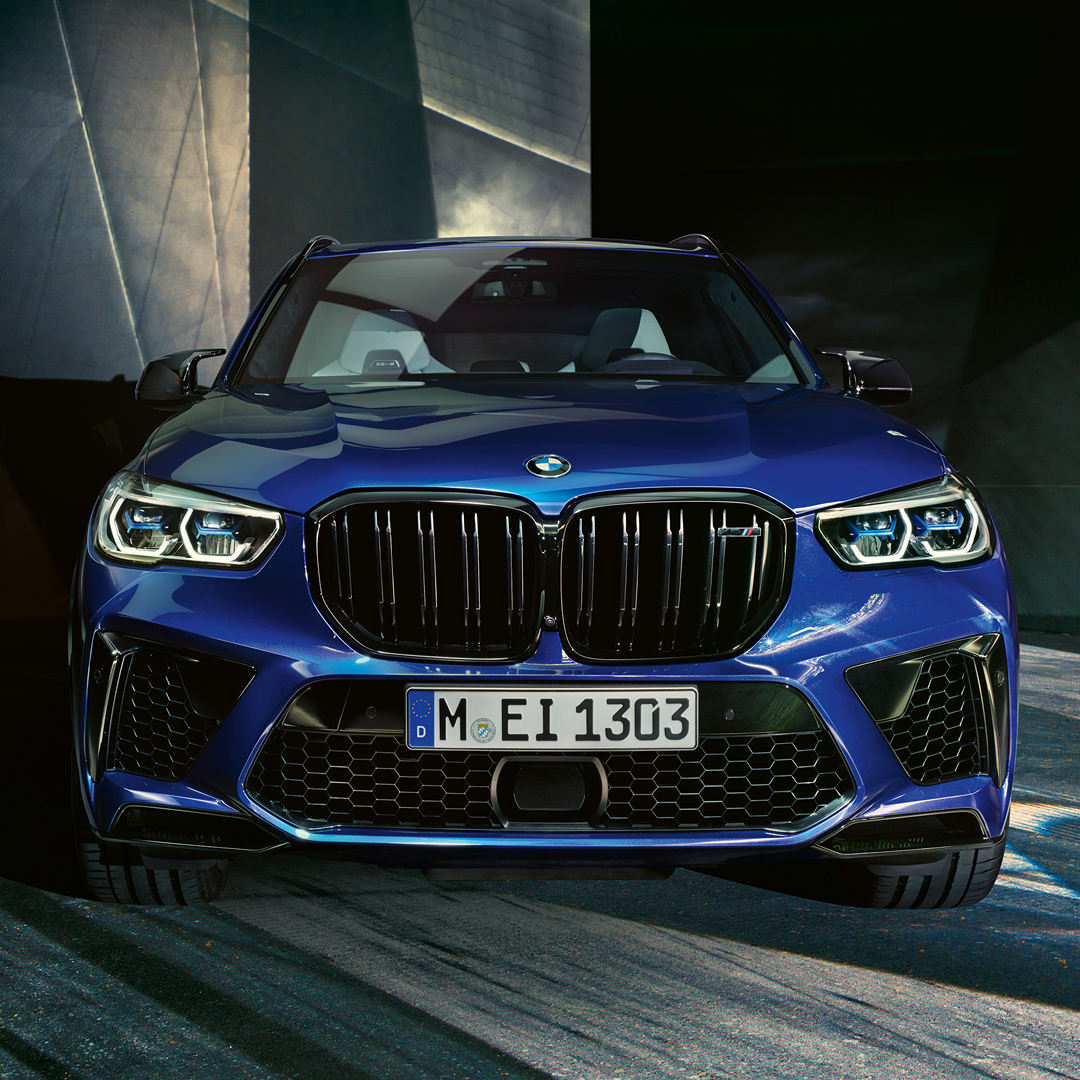 BMWCapeTownCity's tweet photo. Adrenaline to the power of M. No other SAV combines the rugged DNA of BMW X and the high-performance pedigree of BMW M as adroitly as the new BMW X5 M Competition. Give us a call on 021-402-7700 to book a test drive with us. #BMWCapeTownCity #AutoAtlantic #BMWX5MCompetition https://t.co/kf48K7h6su