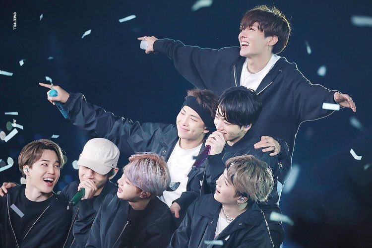 BTS looking at each other with love and adoration; a heartwarming thread for their 7th anniversary