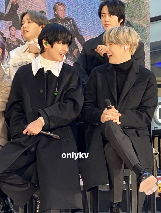 BTS looking at each other with love and adoration; a heartwarming thread for their 7th anniversary