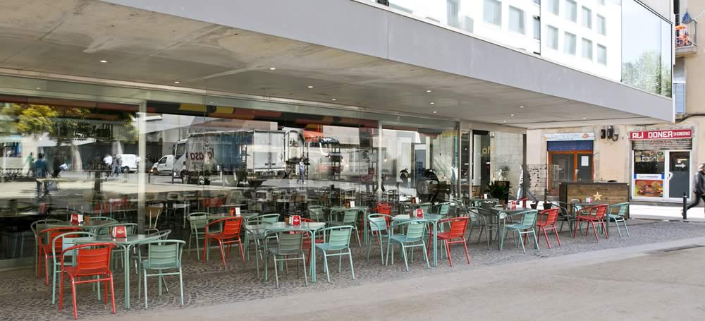 Power2Impact's tweet photo. Hi,
Power2impact has visited all our best locations and partners. 
The consequences of the quarantine due to the COVID-19 pandemic are quite high. 

However, most of the lovely Bars&amp;Restaurants were opened their terrace and started working with 50% capacity. 
#power2impact #dooh https://t.co/AlgK8CT2Ia