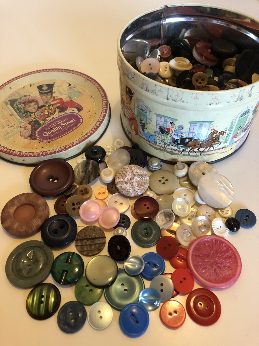 sensorytreasur's tweet photo. Who had a nana who cut buttons off old clothes?
Kept in an old sweet tin
Great sorting game #buttons #sweetTin #QualityStreet #sorting #colours #counting #maths #numbers #countingGame https://t.co/io2HkpFDPN