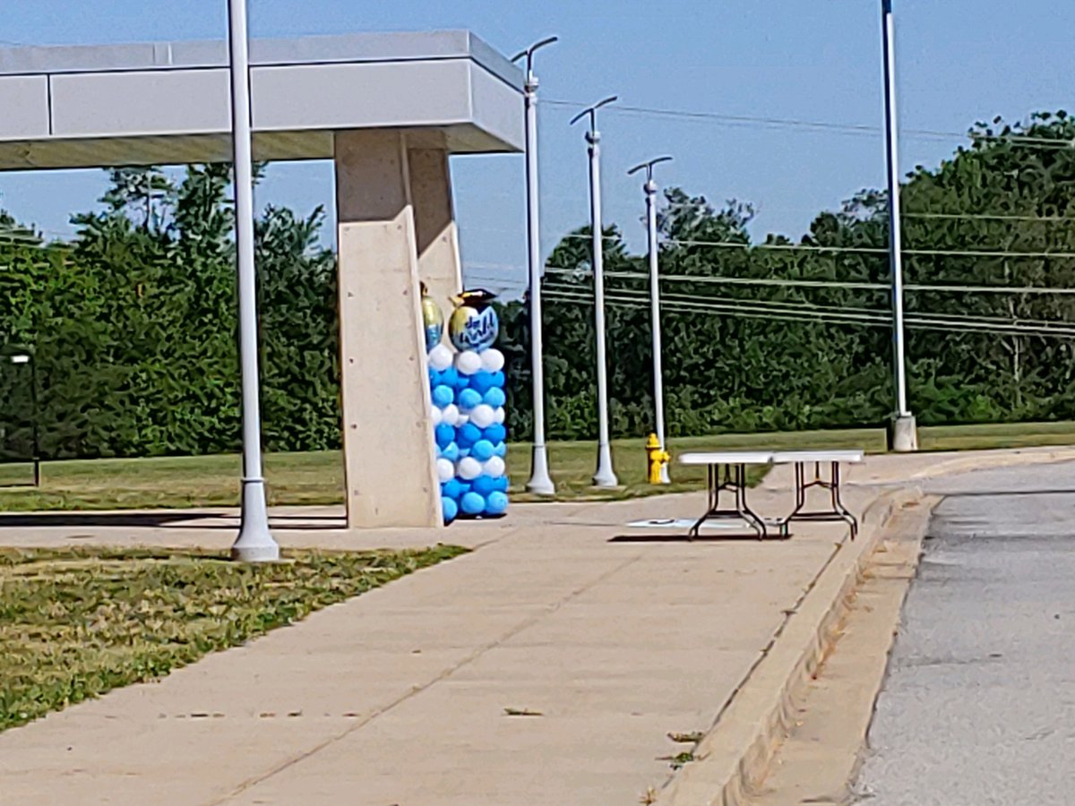 Davis Middle School tweet media