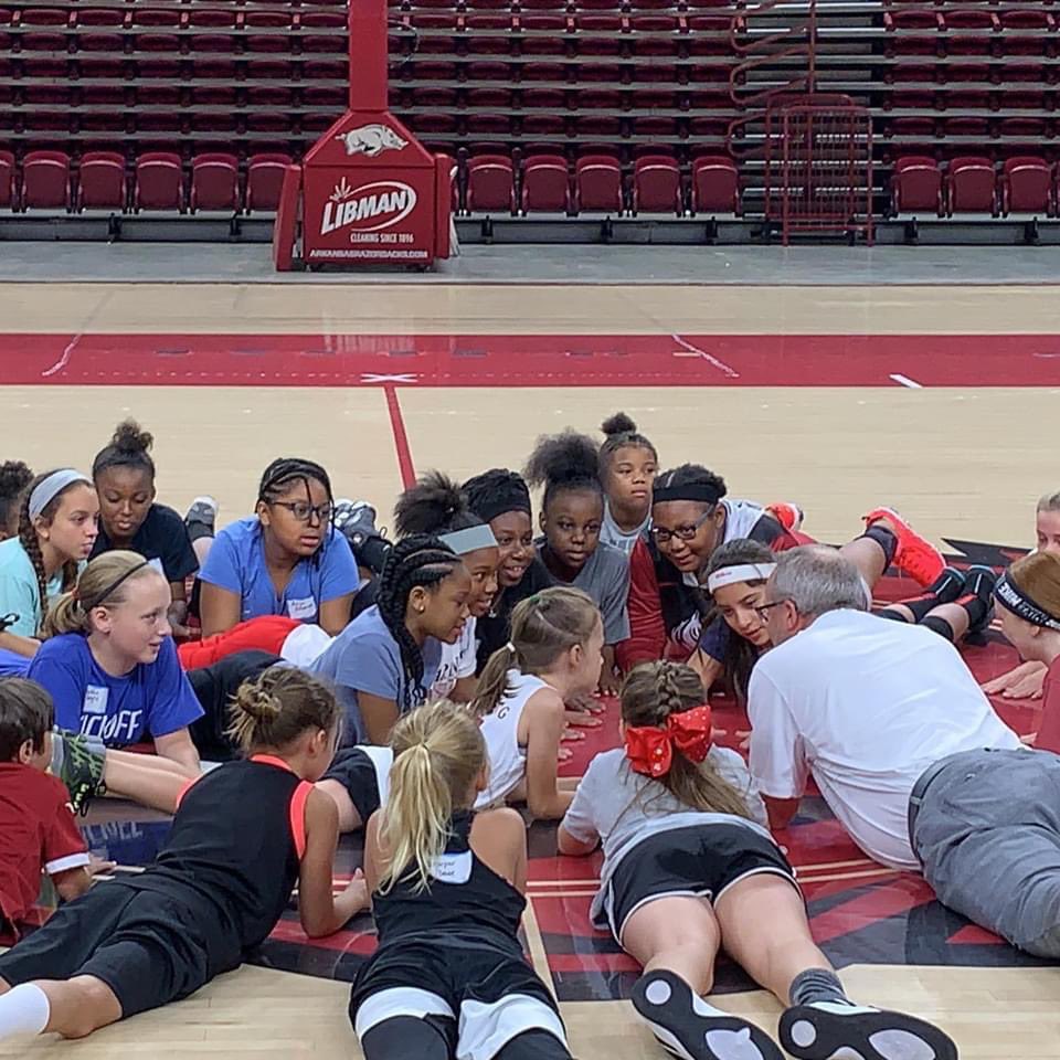 AnnMomographer's tweet photo. Last year at this time we were at The Hill for a Razorback Skills Camp. It was then that my 8 year old made a commitment to play for Arkansas. Missing it this year but thankful for @coachneighbors and the @RazorbackWBB team taking the time to make those girls feel special. https://t.co/sBoUEOUGm8