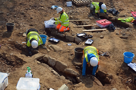 ciarambob's tweet photo. The questions posed by this research were first considered when I was working as a commercial archaeologist, excavating Early Medieval cemeteries on Anglesey with @BrythonArch . 13/ https://t.co/jOzX7tEEGX