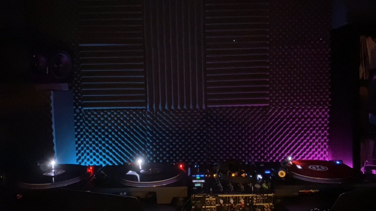 ANDYC_ram's tweet photo. Home raving crew!! 🚨⁣🔊  
Tune in here from 8PM BST tonight > 
https://t.co/ejOomJUncm https://t.co/gjh7mzOwf2