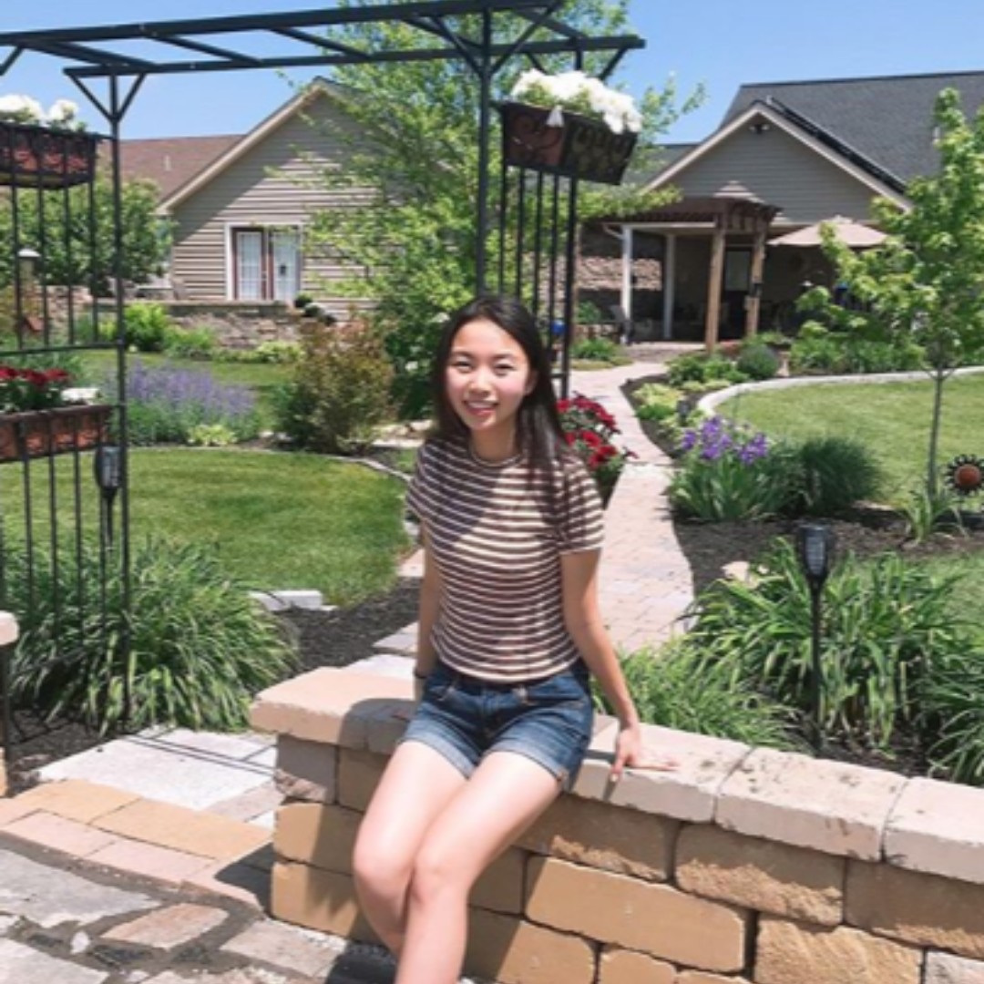 Ai from Japan enjoying some sun ☀️
#AyusaClassof2020
