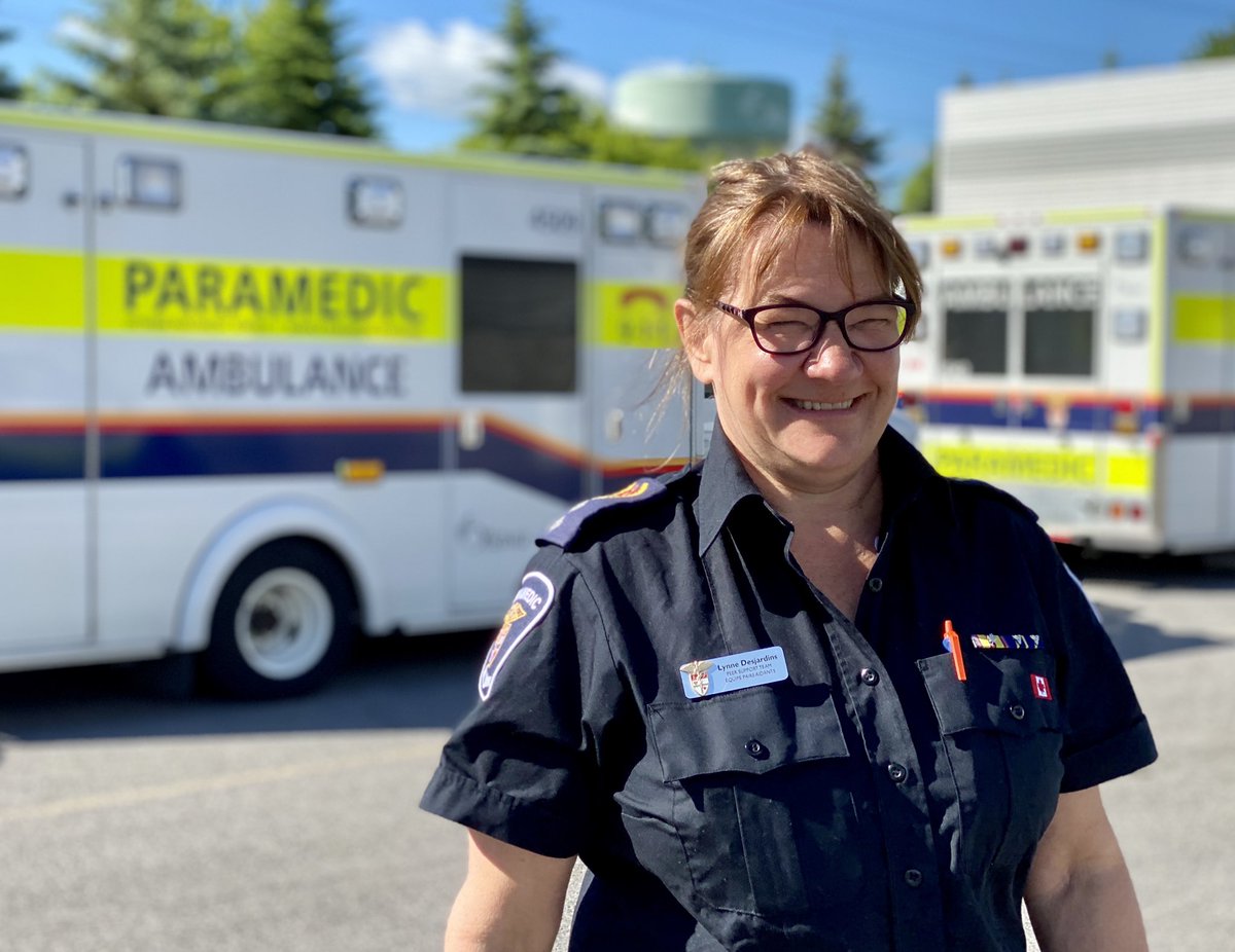 Ottawa_Medic's tweet photo. Congratulations Superintendent Desjardins! 35 years of service today :-)  Félicitations Surintendant Desjardins! 35 ans de service aujourd’hui :-) @paramedicwomen https://t.co/Mqtjl1zkvE