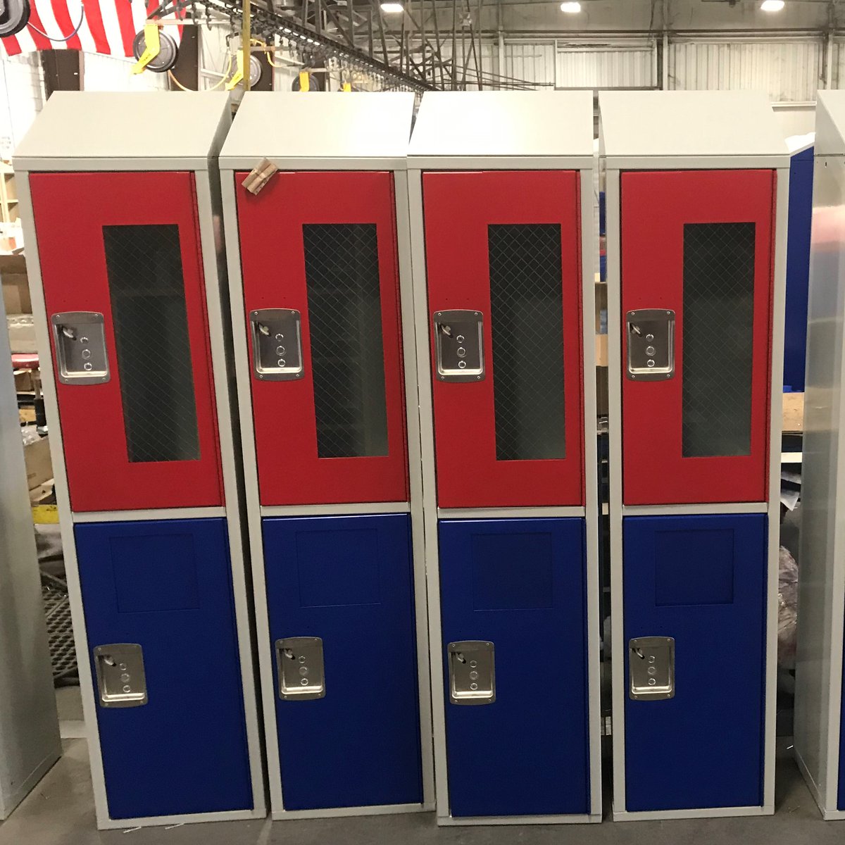 DebourghMfg's tweet photo. Northside Elementary Sun Prairie ISD/ Sun Prairie, WI

#Core #CodeRed #AshGray #RoyalBlue #ThoseColors!  #FireDoors #WasteDoors #SentryThreeLatch #DeBourgh #Lockers #SolidVenitilation #SlopeTop https://t.co/4MDq8ohnTg