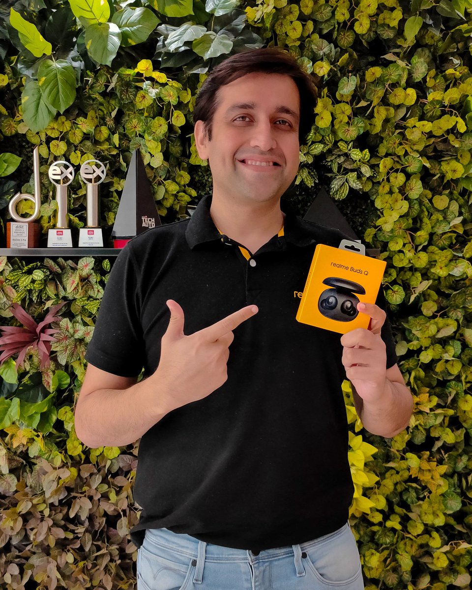 Technovision901's tweet photo. @madhav.sheth tease #realmebudsQ and it's 
Launching in india very soon...🤩
.
.
.
#realme #madhavsheth #realmebudsq #realmebudsQ
#buds #earbuds #india #commingsoon https://t.co/GGj01lGTZ1