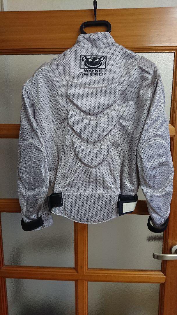 ジャケットネタといえば、だいぶ昔に買ったワインガードナーなメッシュ