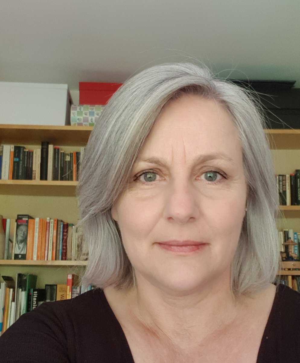 Amalia Arvaniti is benoemd tot hoogleraar English language and linguistics! Ze gaat taalkundig onderzoek verrichten bij het <a href="/CLSRadboud/">CLS</a>. Ook zal ze leiding geven aan Engelse taalkundigen en lesgeven over fonetiek: bit.ly/3dXgVy2. Gefeliciteerd en welkom!