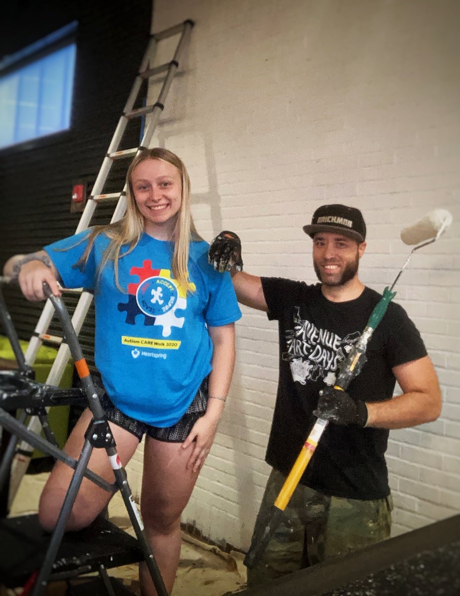 My Alex earning that cheddar slinging mural paint with her pops. <3

#prouddad #artfam #fatherdaughter
#brickmob #brickmobbrickup