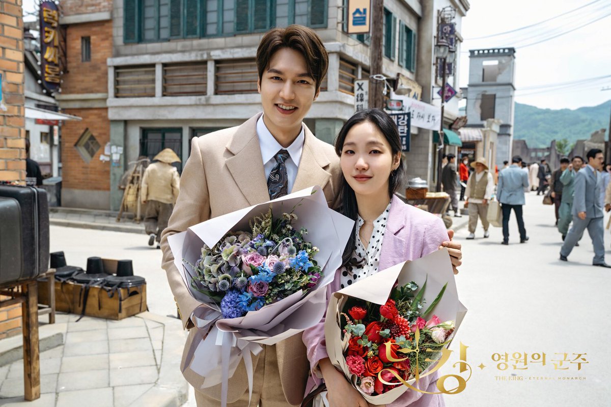A happy ending for Lee Gon and Jung Tae Eul! Congratulations to all the cast, crew and production team! 

#TheKingEternalMonarch #TheKingEternalMonarchFinale