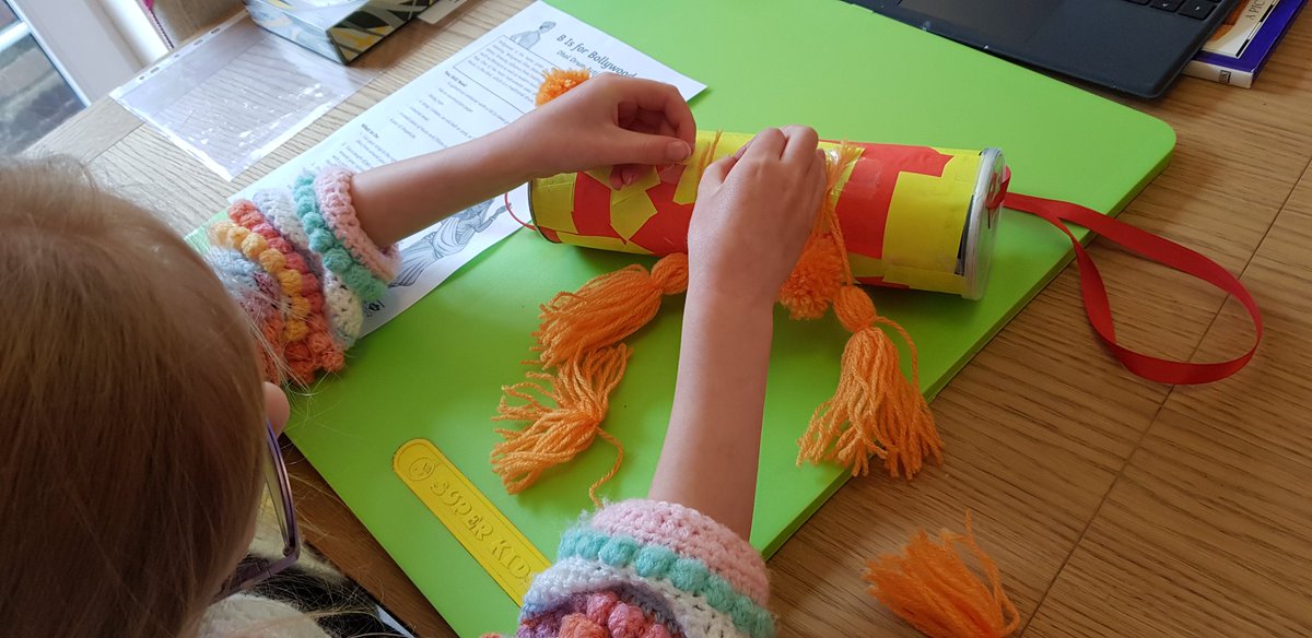 clack_vicki's tweet photo. @PHIYear1 A fun week learning about India. Amongst other things, we made a Dohl drum whilst learning about musical instruments and attempted to make chapattis for lunch. We researched India's rivers and how long they were and made a poster about the festival of Holi. https://t.co/GExnUwfO0R