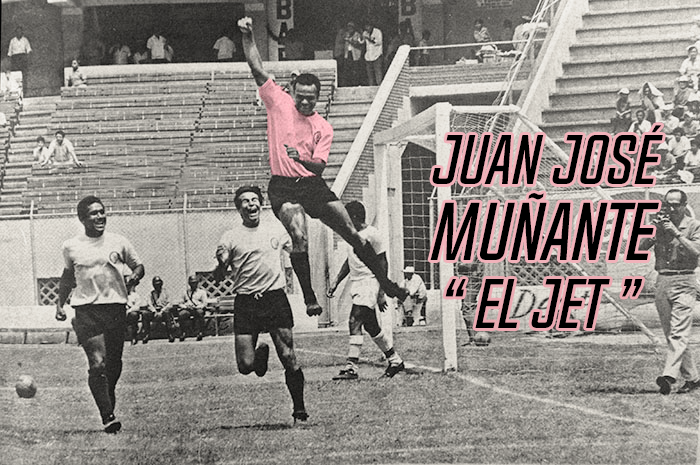 DieGOL_1927's tweet photo. Un 12 de Junio de 1948 nació Juan José "El Jet" Muñante.
Como homenaje, dejaré algunos datos de su paso por @sportboys ⚽️

Feliz Cumple "JJ", "El Jet", "La Cobra" un abrazo hasta el cielo 😃

(1/3) #ElJet

@jsolari17 @jkieffersolari @prensachalaca @DiegoSotomayor7 @maximend92 https://t.co/s9s3COqkHn