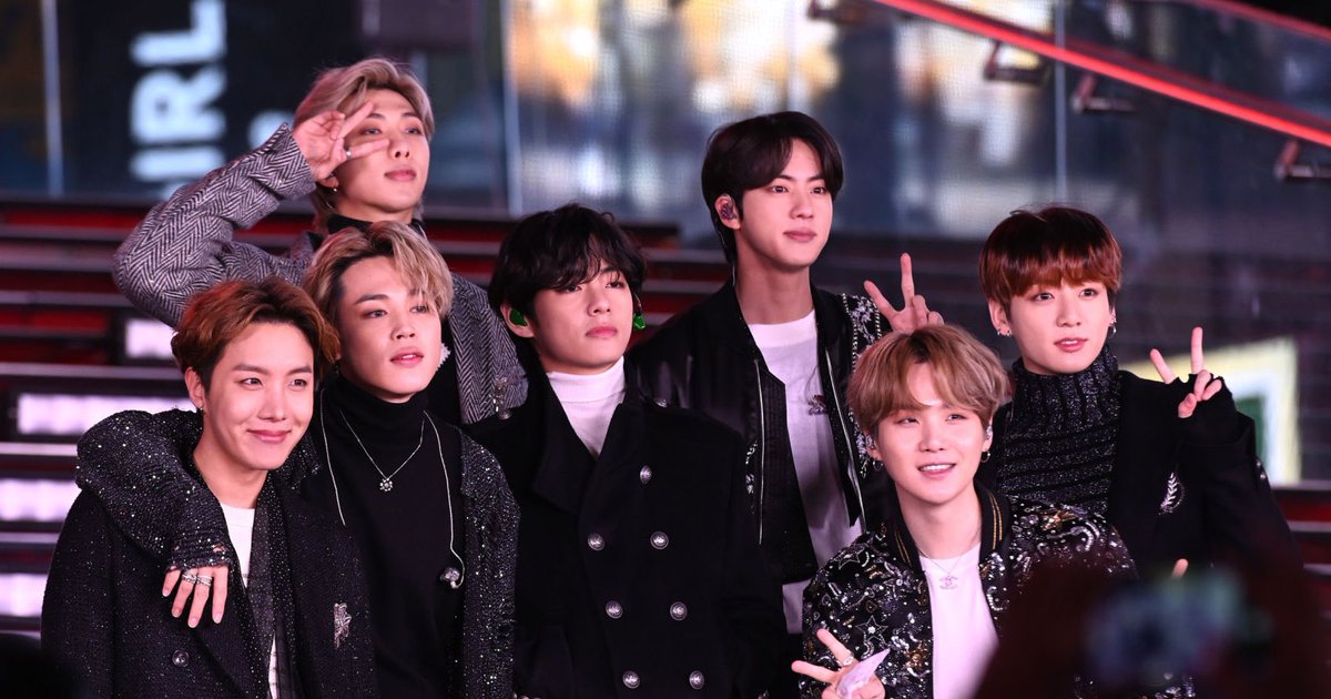 Vtifulscenery's tweet photo. Happy 7th Anniversary Bangtan Boys!!! 🎉✨ We love you so much. Thank you for everything 🤗🥰💜💜💜 @BTS_twt 
 #7ToEternityWithBTS #7YearsWithBTS #BTS7thYearAnniversary https://t.co/8yrRdkn35z