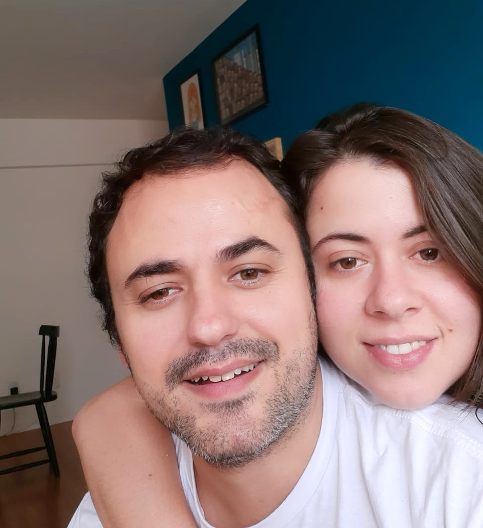 samiabomfim's tweet photo. Ainda bem que naquele dia, sem querer, seu paletó enroscou na minha mão https://t.co/2TDpWNyRlq