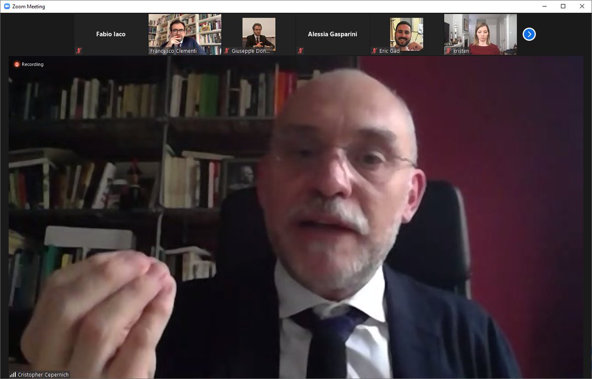 fabioiaco's tweet photo. Un Chris @Cepernich monumentale a #insideUSA2020 sul ruolo dei social e del digitale nella campagna elettorale USA. Bellissima conversazione con gli studenti del master program. https://t.co/6WRr4O6bKp