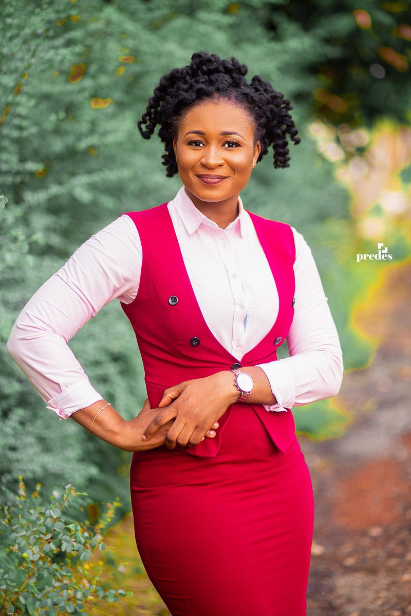 predesstudios_'s tweet photo. Which of these frames looks better #predes #photography #ghana #portraitphotography #photooftheday https://t.co/Rtly7paclN