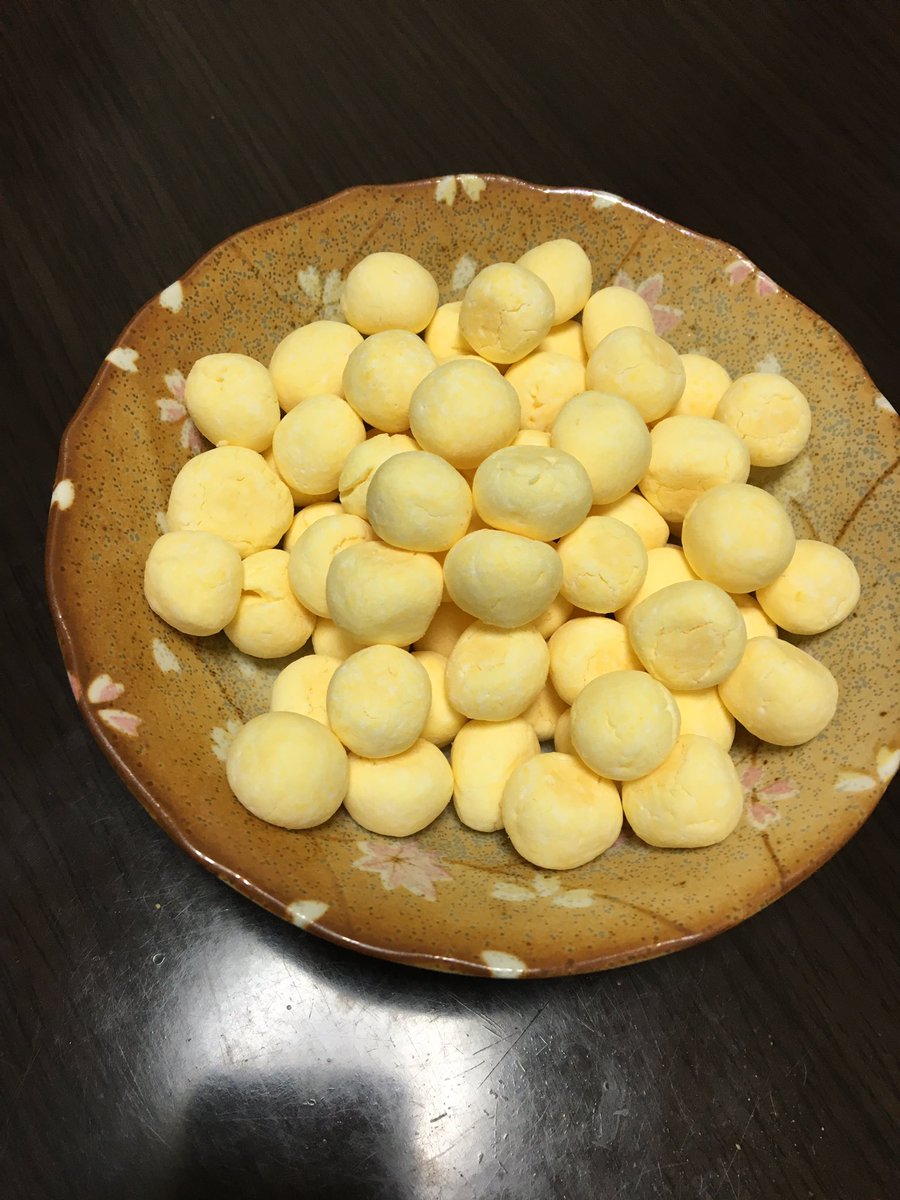 天野舞 根菜キャバレー いよいよ家に全然食べ物が無くなったので 家にある片栗粉で出来るレシピを調べてたら卵ボーロが出てきたのでやってみました うまー 嬉しいー しばらく主食になるー ありがとう片栗粉ーーー