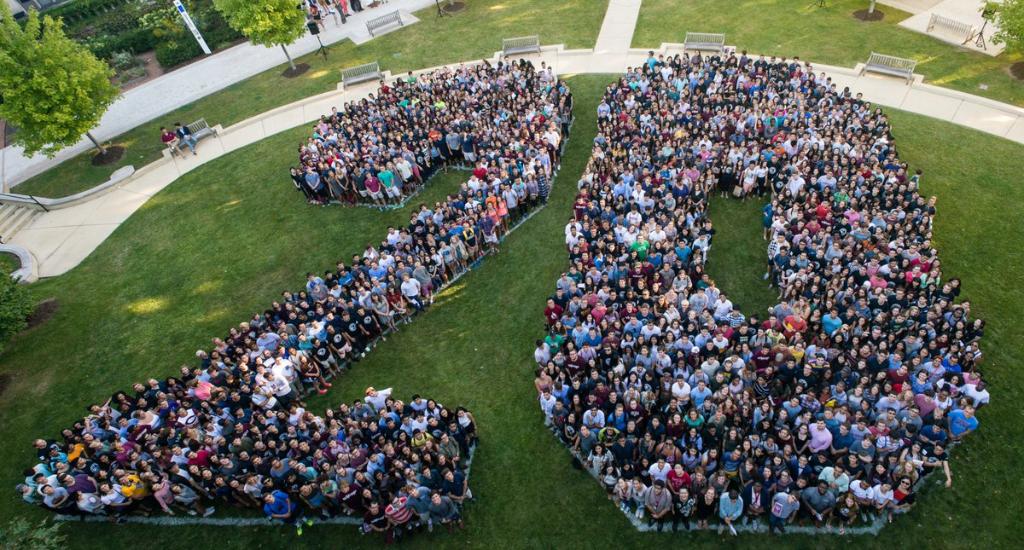 UChicago's tweet photo. Welcome to #UChicago2020 Convocation Weekend. 🎓

Join us in honoring @UChicagoCollege graduates at Class Day, streaming at 2PM CDT: https://t.co/HNoVDL70M5 https://t.co/odAr6d45mn