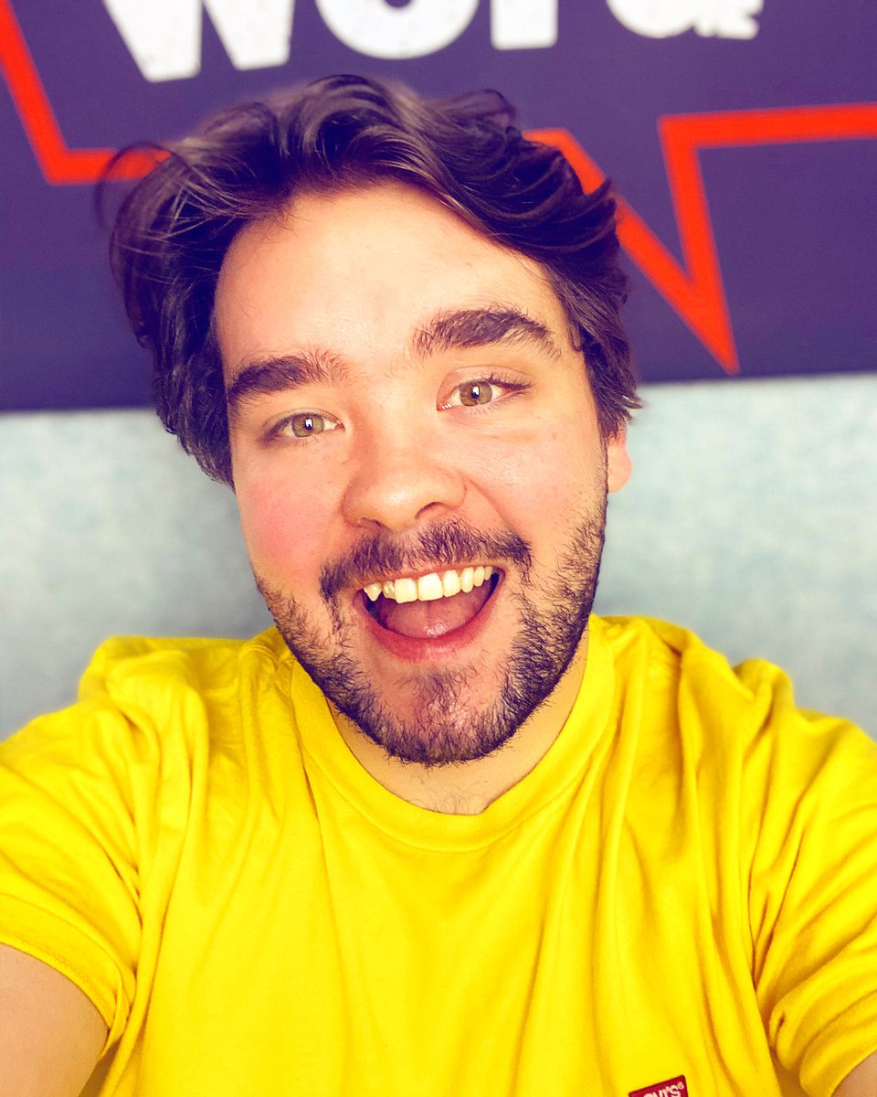 Adam Rowe tweet media