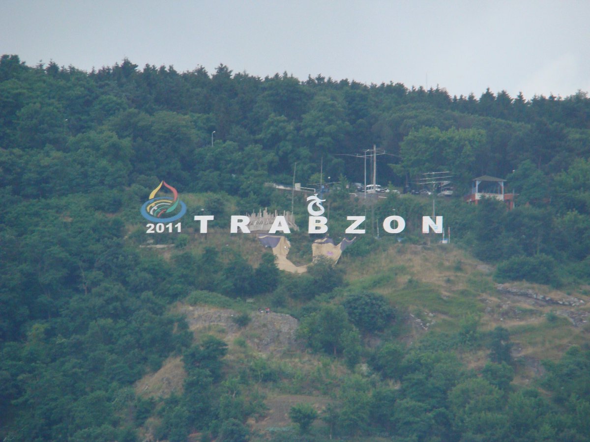 Trabzonun kalbi boztepedeki bu yazının da bordo-mavi olması gerek başkanım @baskanzorluoglu @TrabzonBelTr Yayalım! @trabzonlu1i @trabzonajansi @dolmuscunuz @Foraorg @DegilimLaz